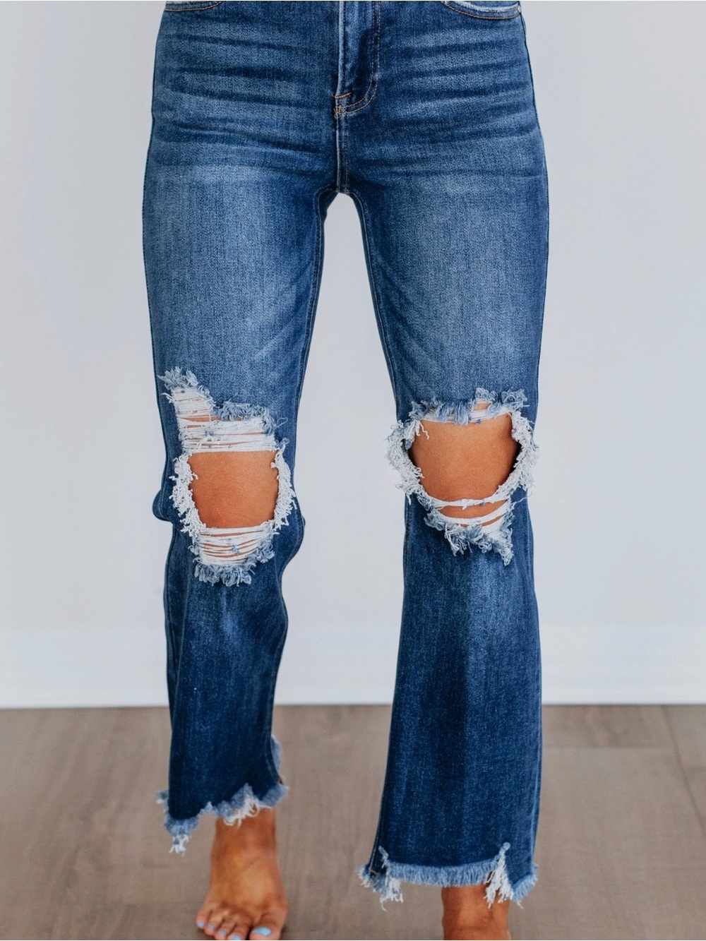 Women's Distressed Cropped Jeans in Medium Blue Wash